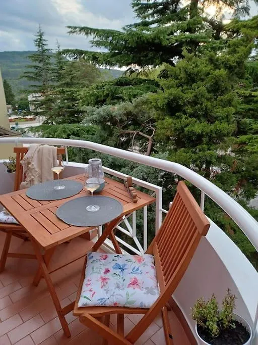 Stunning New Apartment In Centre Of 부젯