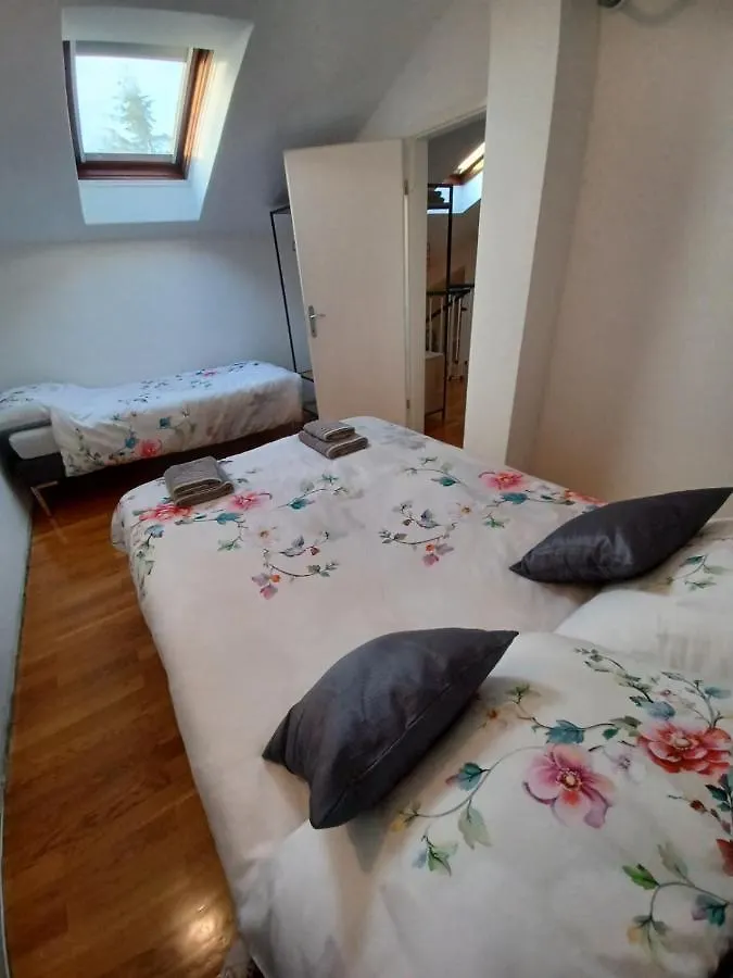 Stunning New Apartment In Centre Of 부젯