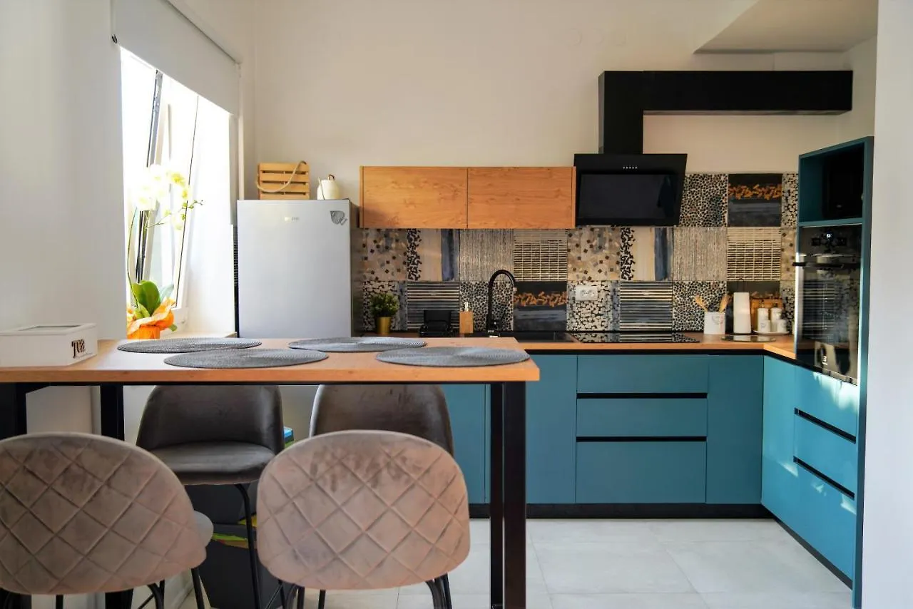 Stunning New Apartment In Centre Of 부젯 0*,  크로아티아